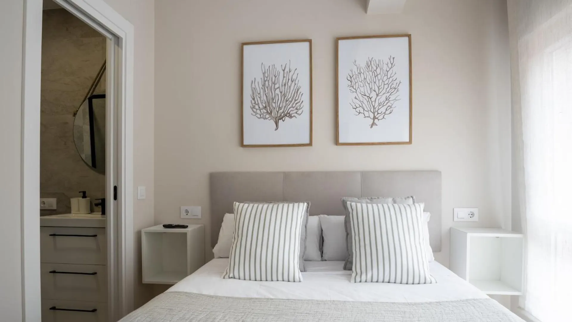 Elegante Apartamento En El Centro. Nuevo! Santander Apartment