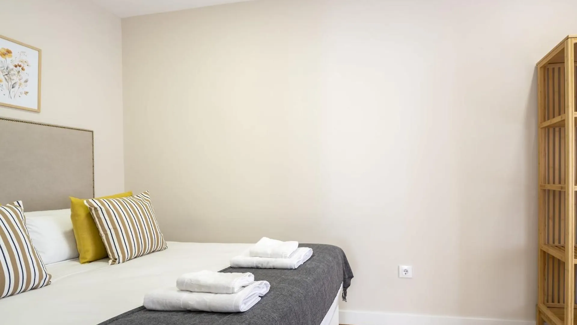 Elegante Apartamento En El Centro. Nuevo! Santander 0*,  Spain