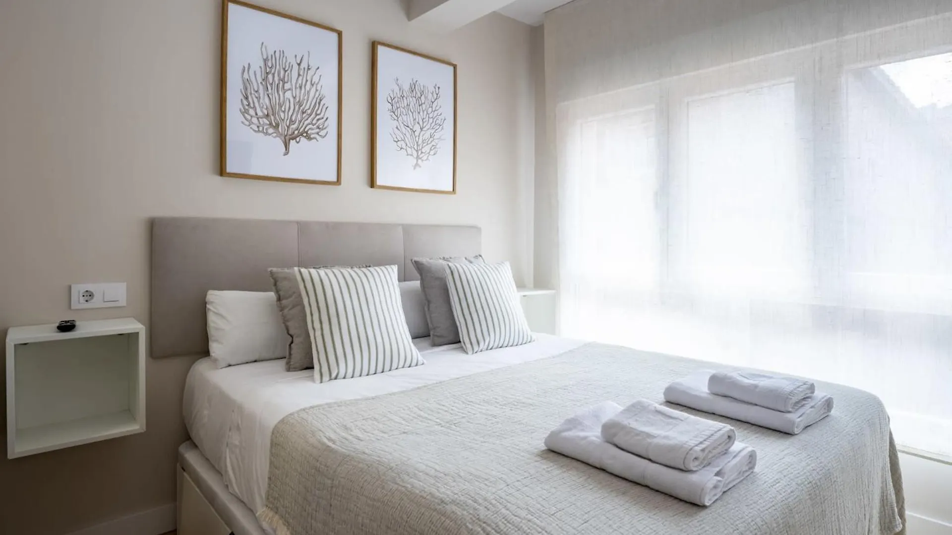 Elegante Apartamento En El Centro. Nuevo! Santander Apartment
